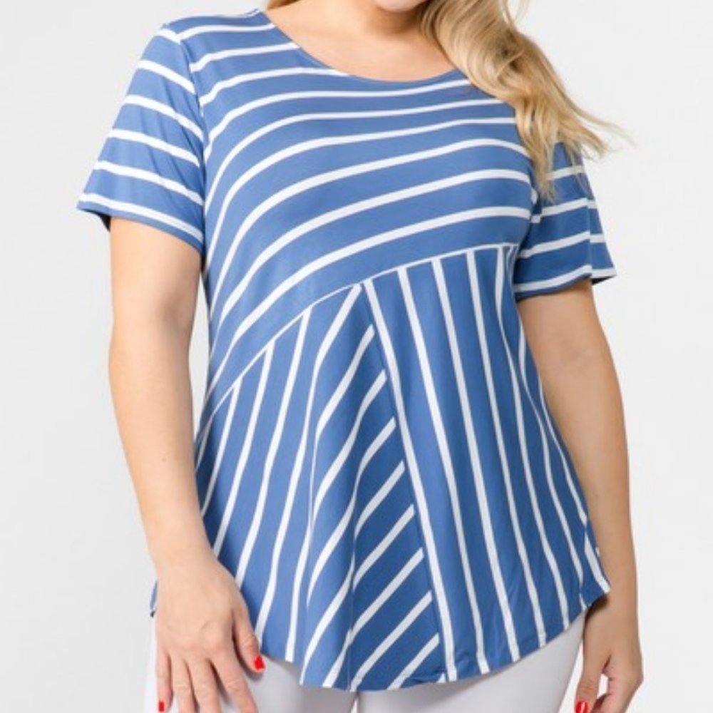 Plus Yelete Women's Short Sleeve Striped Tunic. Blue. Sizes 1X-3X NWOT
